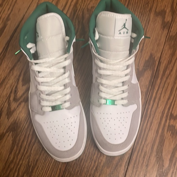 Air Jordan 1 Mid SE 'Grey Pine Green' Size 11 - Picture 3 of 4